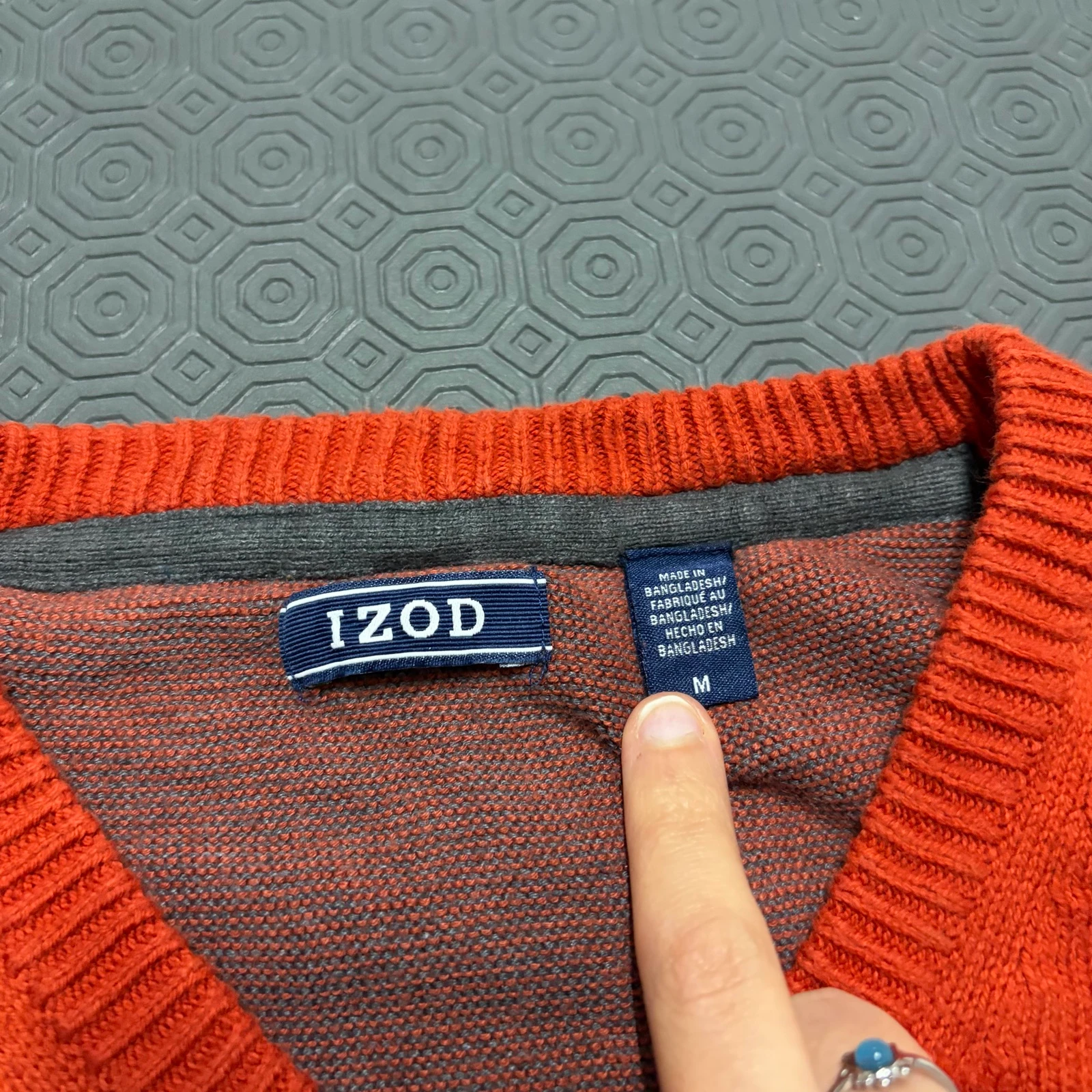IZOD Knitwear Orange V-Neck Sweater Size M – photo 3